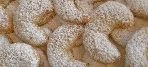 Vanilla-Cookies-Vanillekipferl1-575x262